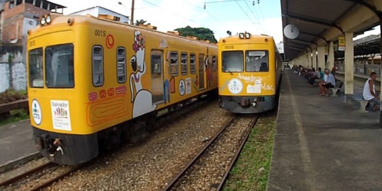 Ato público contra a desativação do trem do Subúrbio de Salvador