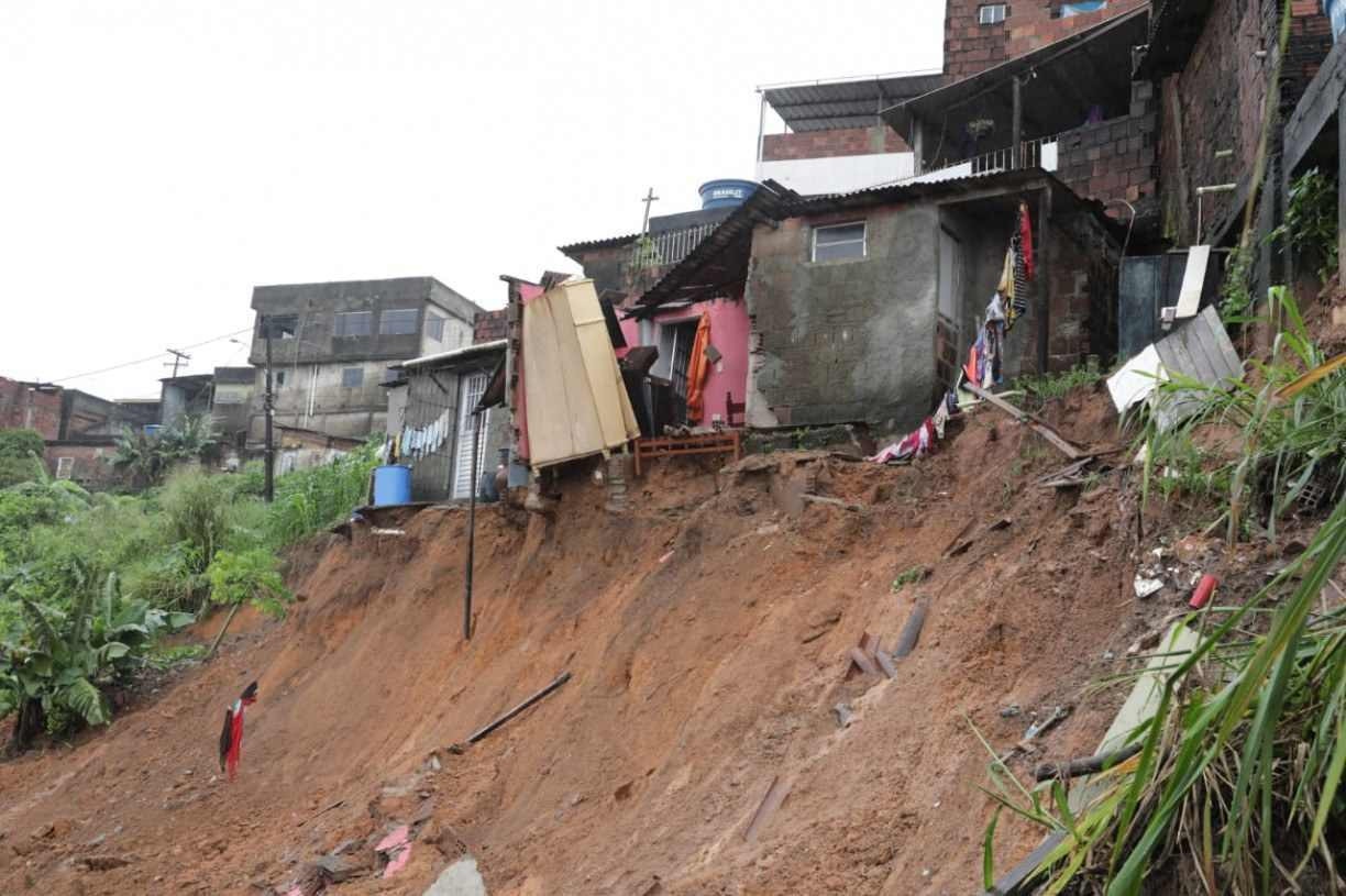 Tragédia anunciada em Pernambuco: quase 100 pessoas morreram vítimas da chuva