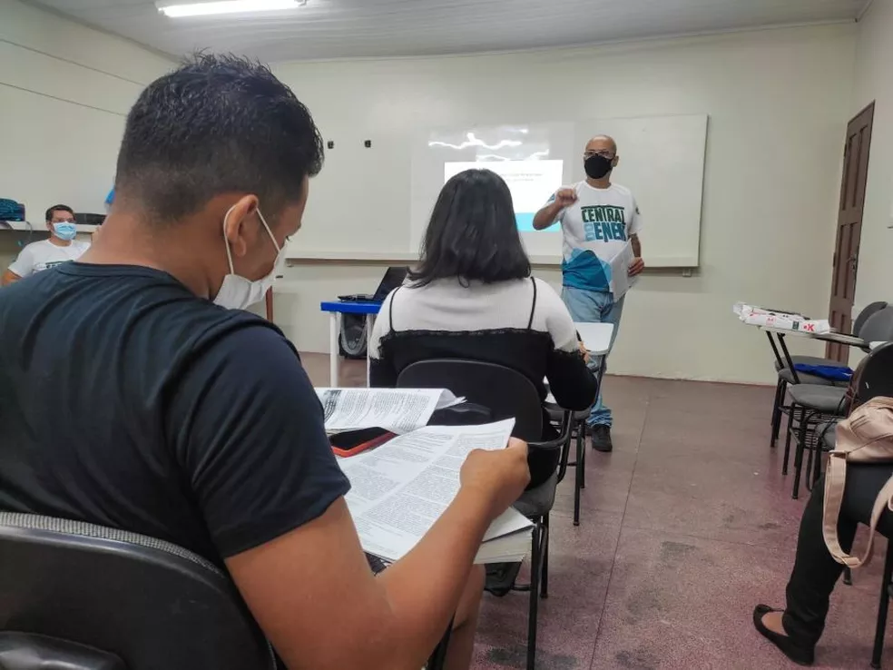 IngreSSar: curso gratuito e preparatório para o Enem em Salvador