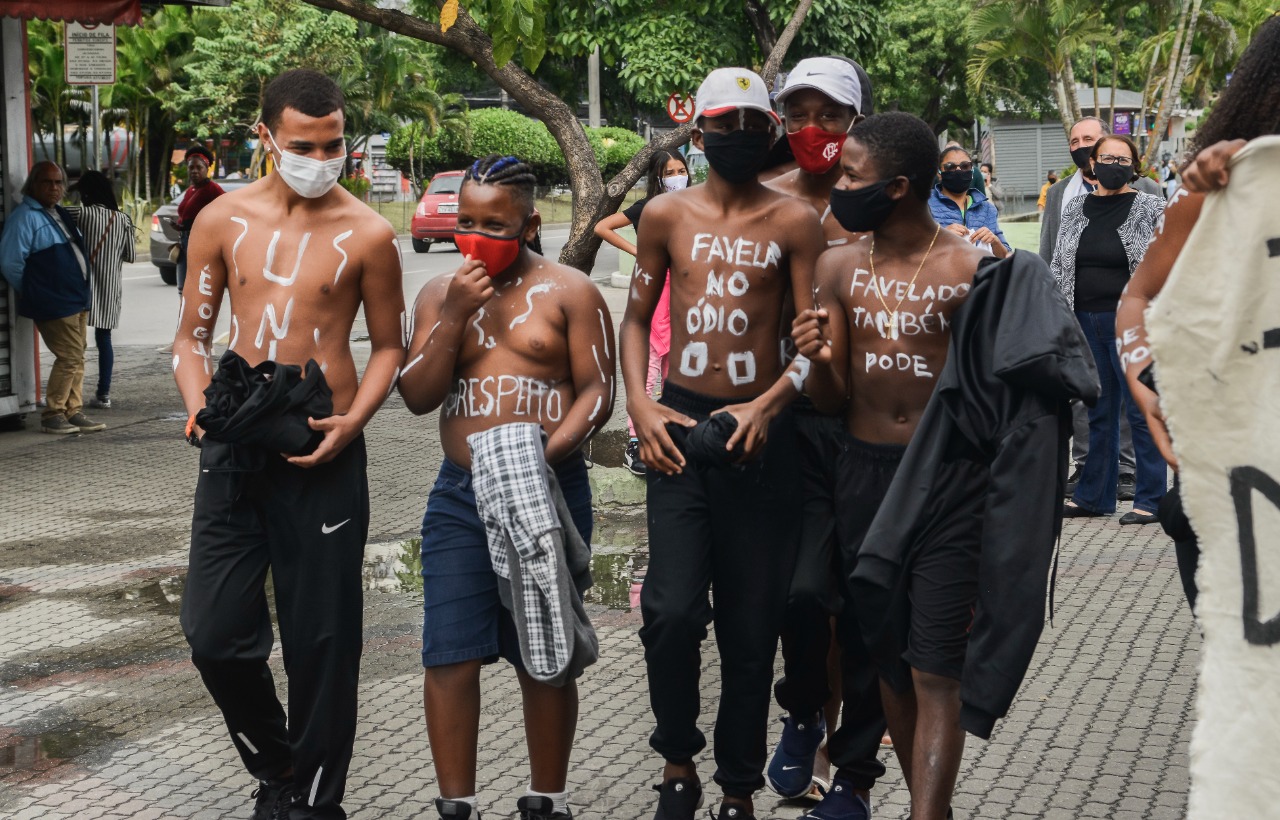 “Corpos Favelados” discute com juventude de favelas do Rio e Niterói sobre direito à cidade e cultura