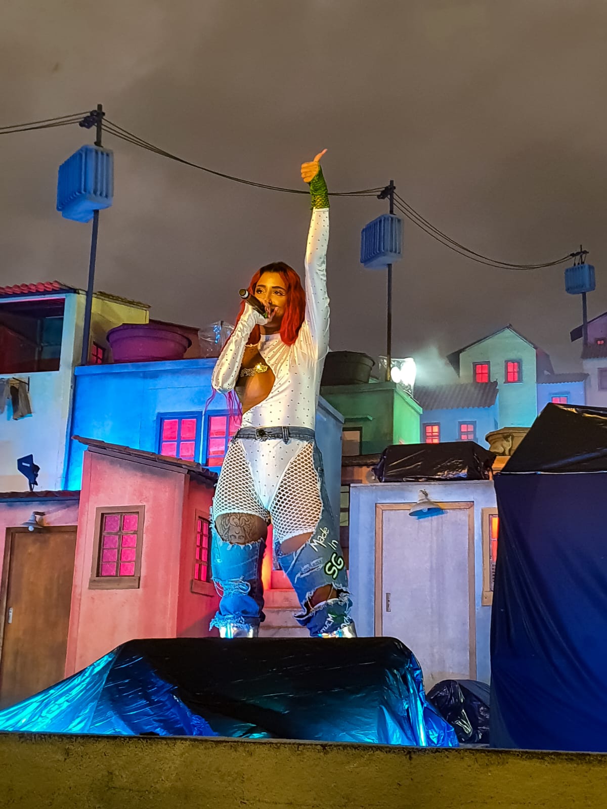 Azzy leva a cultura Hip hop para o Espaço Favela