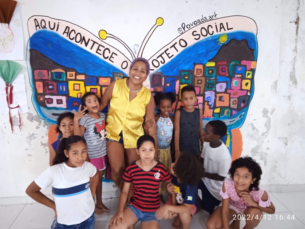 Projeto de artista da Rocinha conscientiza crianças através da arte