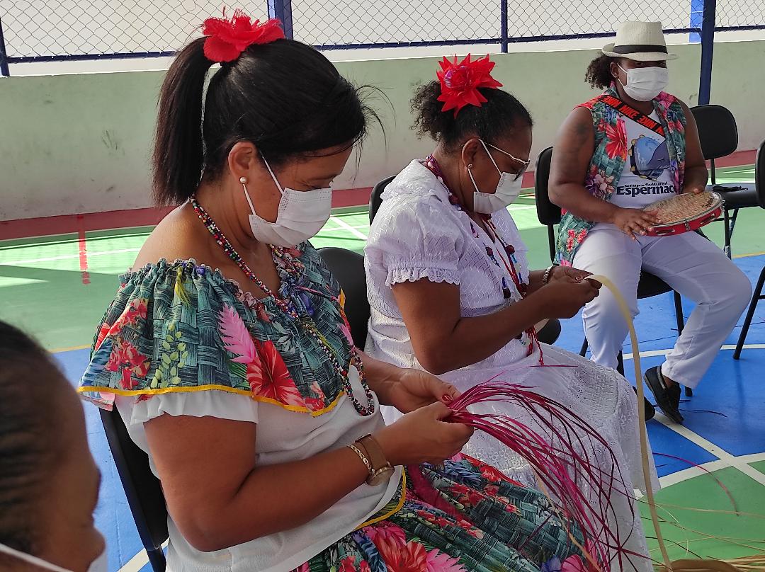 Bahia: Grupo Cultural Espermacete mantêm viva a tradição do samba e do trançado