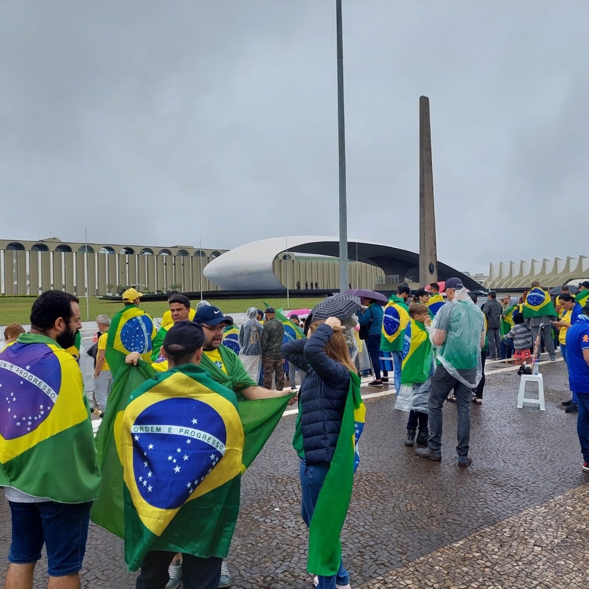 Ausência de Bolsonaro preenche uma lacuna enorme na vida nacional