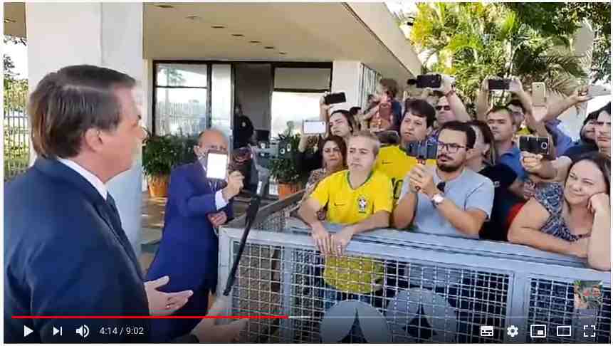 O canto do cisne golpista na calçada do Palácio da Alvorada