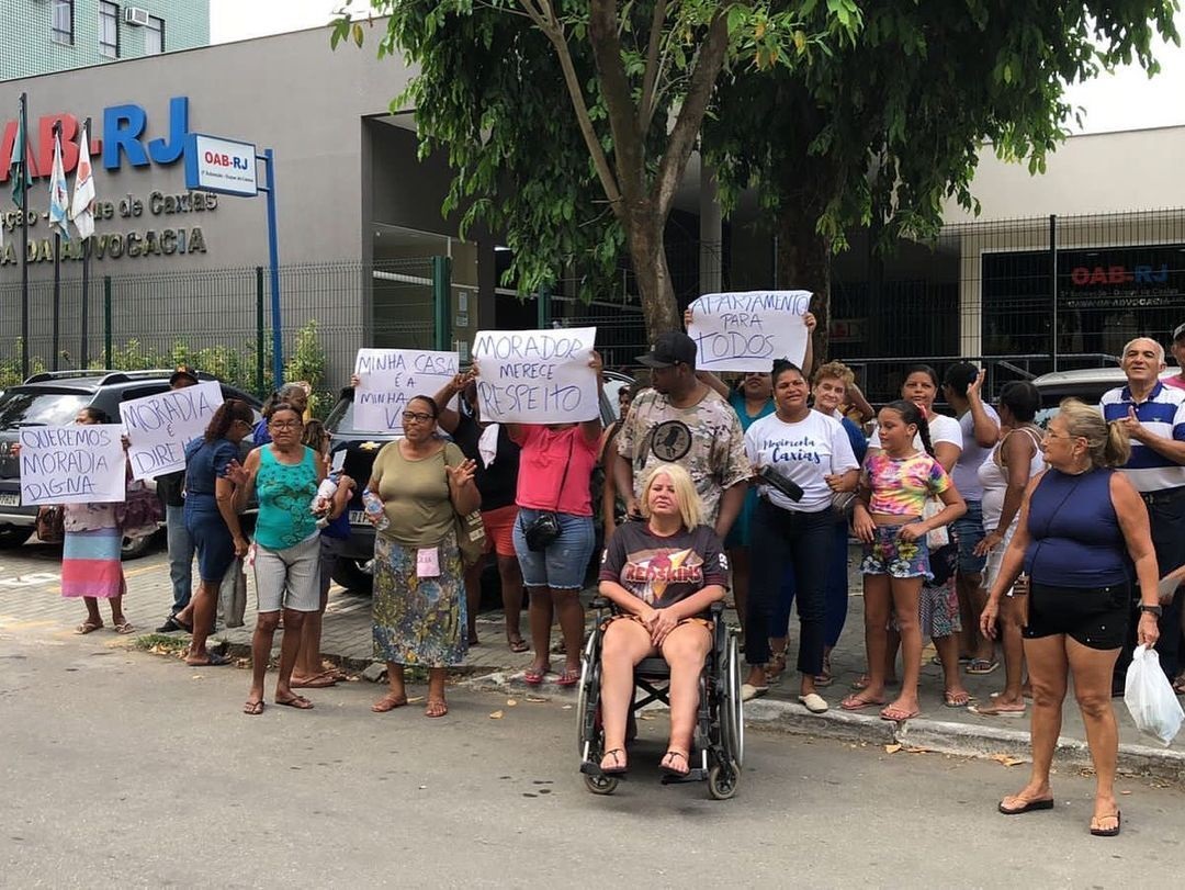 Moradores do Parque Vila Nova, em Duque de Caxias (RJ), denunciam desocupação