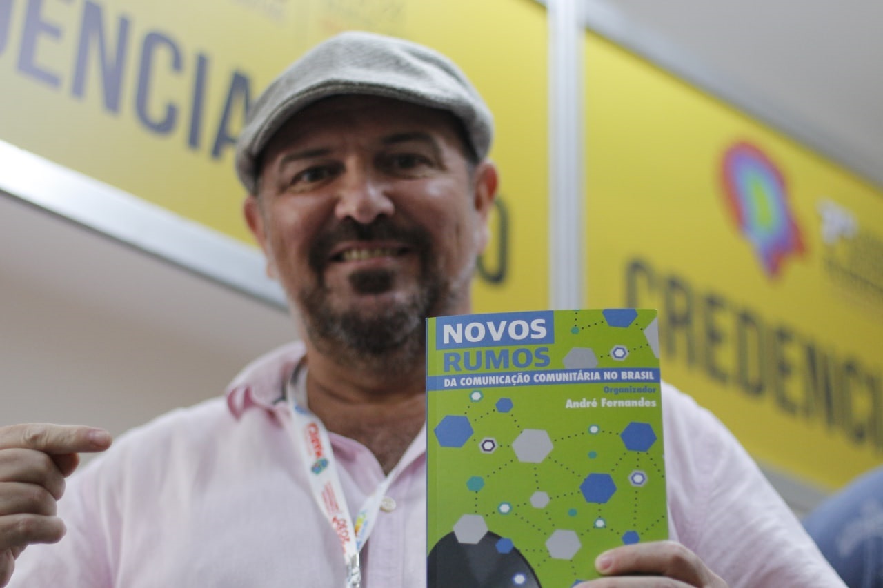 Fundador da ANF lança livro sobre comunicação comunitária em Salvador