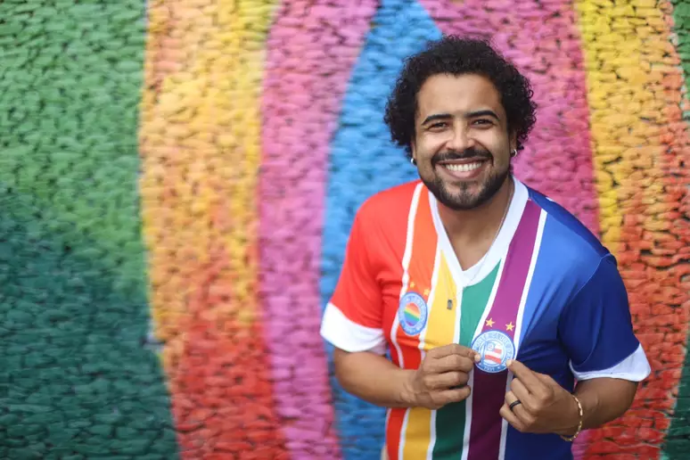 Coletivo de Torcidas Canarinhos LGBTQ+ mostra dados de LGBTQIA+fobia no futebol