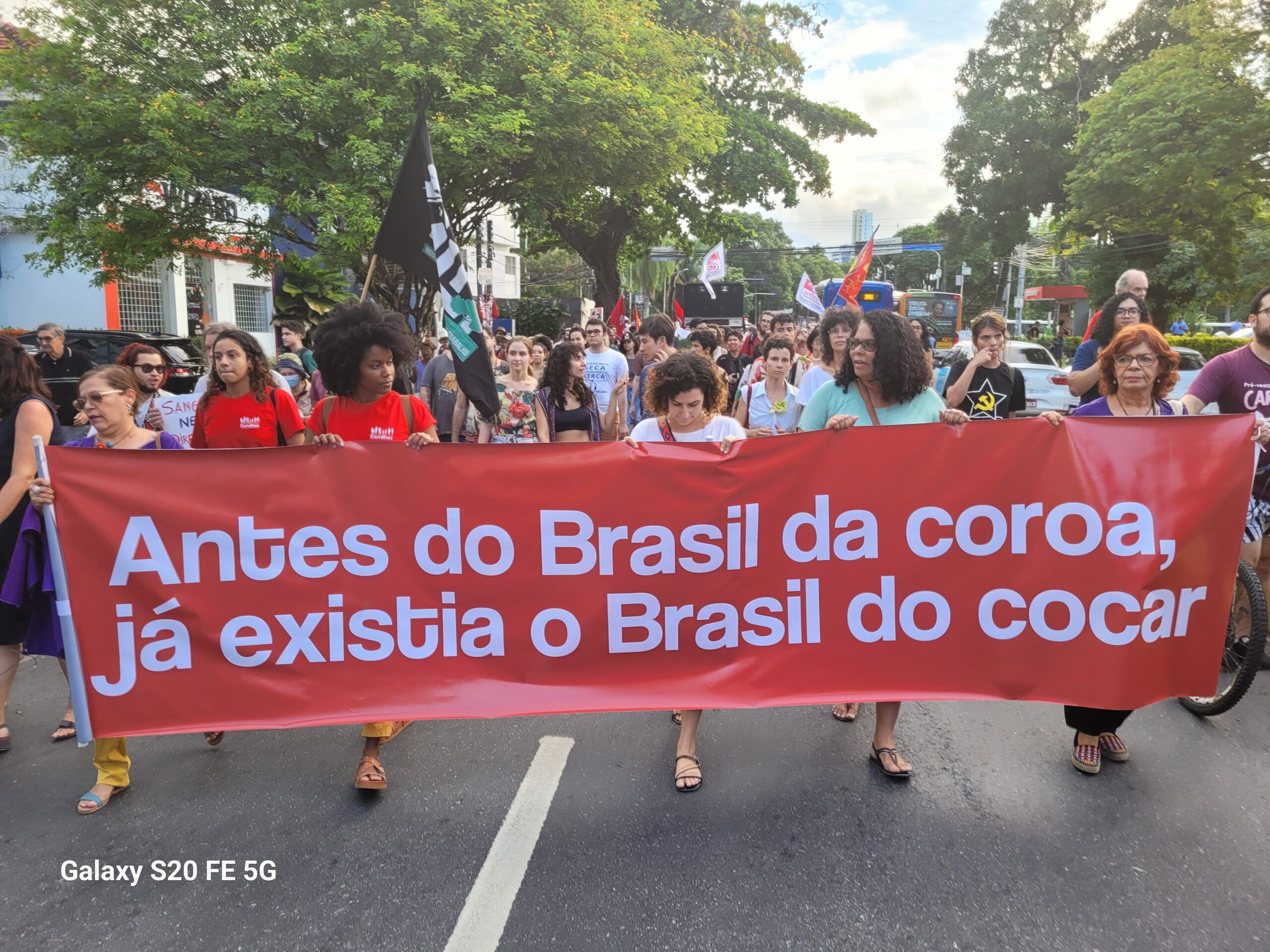 Antes do Brasil da coroa, já existia o Brasil do cocar