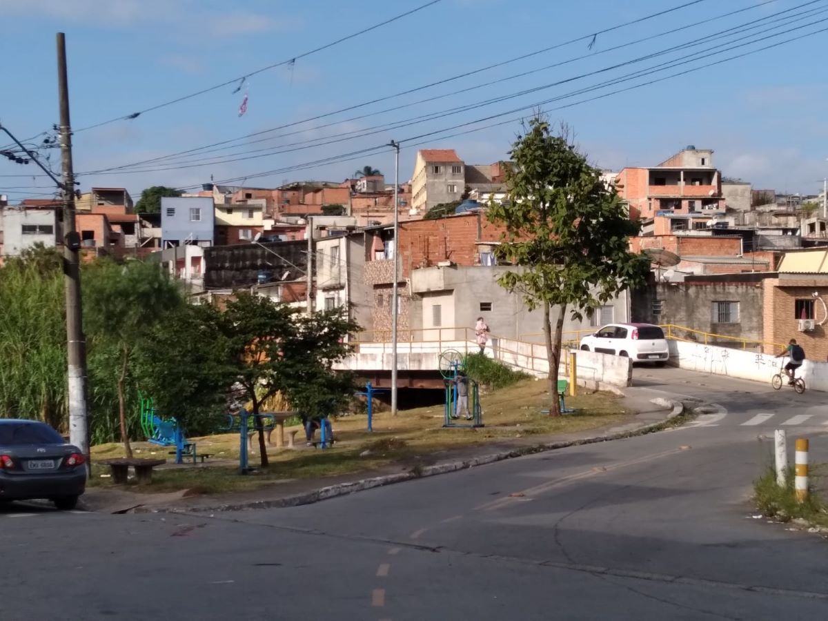 Divisa de São Paulo com Itaquaquecetuba foge do clichê de periferia
