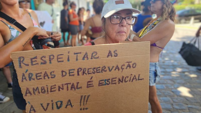 Ativistas se mobilizam contra construções na praia de Pipa, no Rio Grande do Norte
