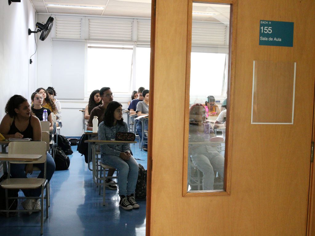 Univesp estreia programa de TV que auxilia estudantes no ENEM
