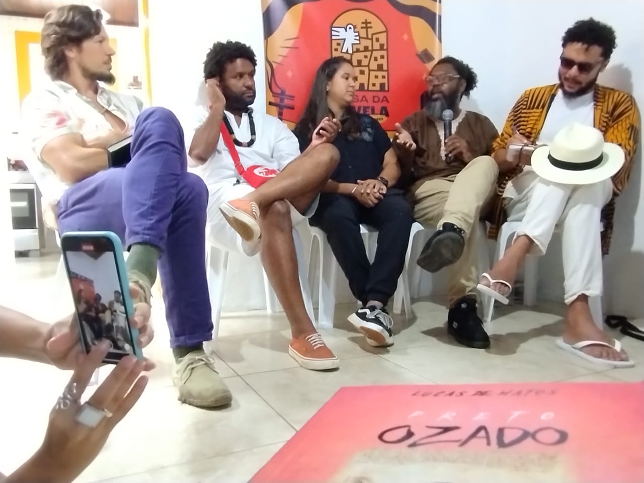 Casa da Favela discute futuro das quebradas com coletivos literários