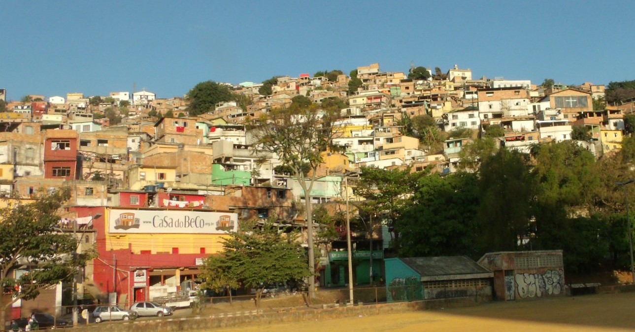 Conheça a Casa do Beco no Aglomerado Santa Lúcia, em BH