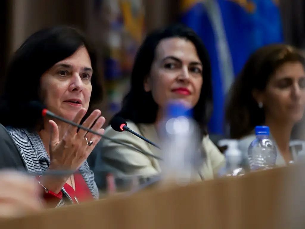 Trabalho da ANF é elogiado pela ministra da Saúde, Nísia Trindade