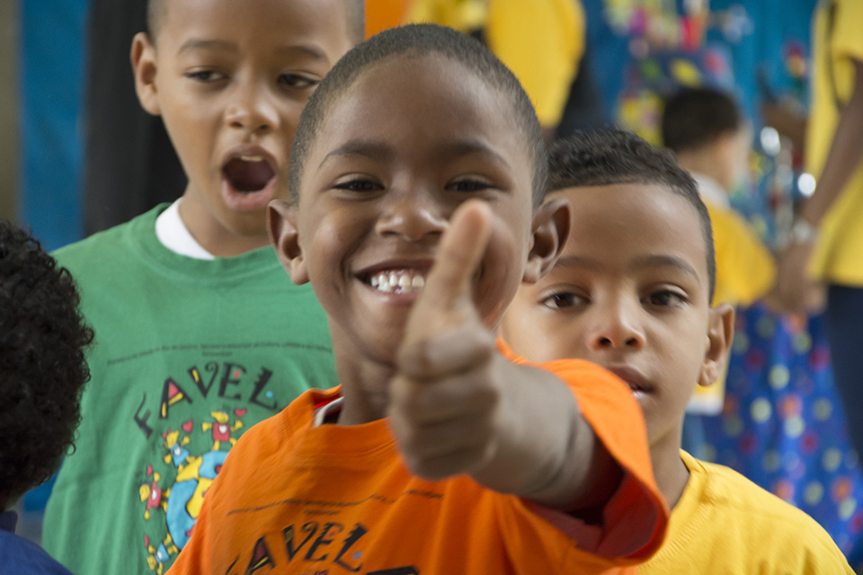 Favela Mundo oferece atividades culturais para crianças e jovens
