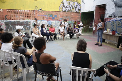 Comunicadoras populares do Recife se reúnem com a ministra da Mulher