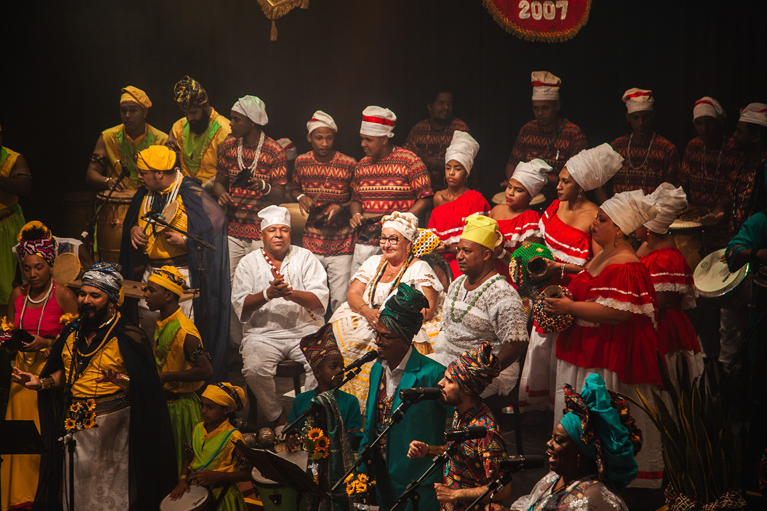 Afoxés Oxum Pandá, Omim Sabá e Ogbon Obá estreiam espetáculo juntos no Recife