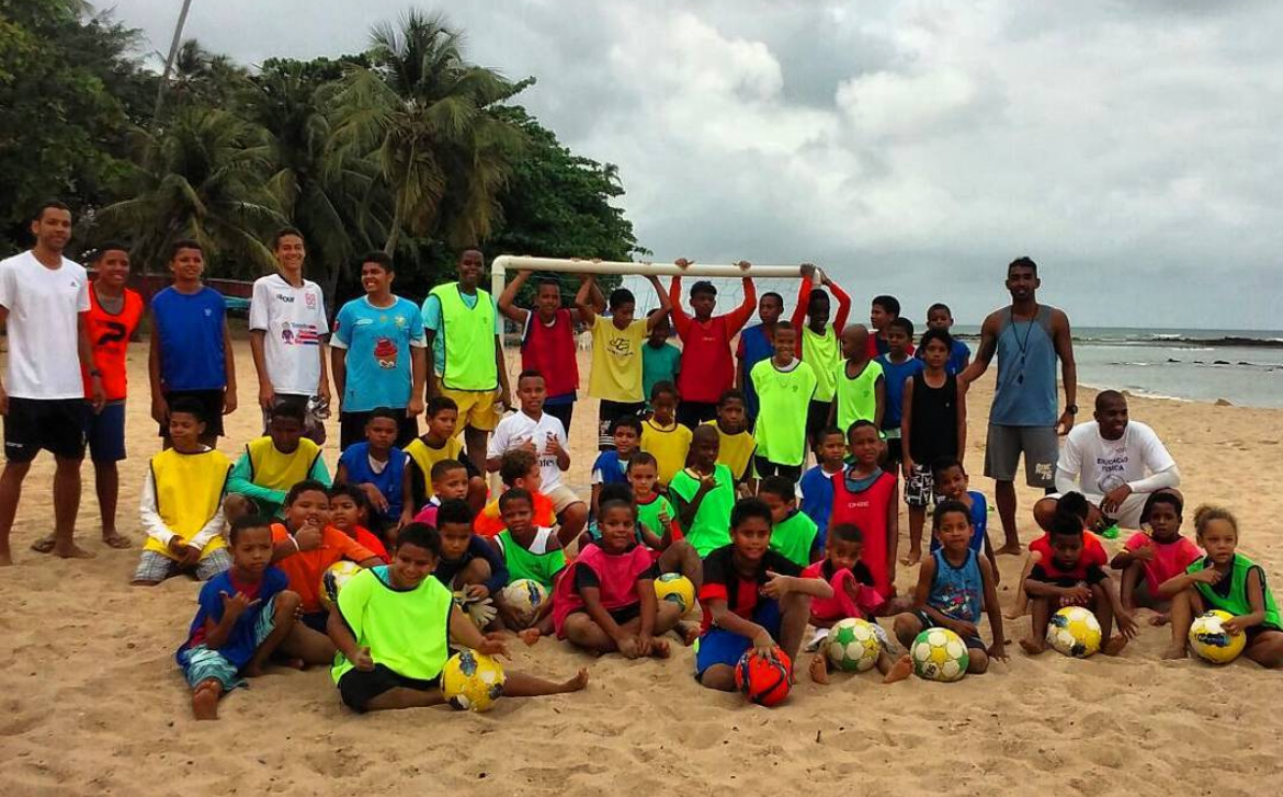 ‘Meninos da Areia’: desenvolvimento e inclusão social de crianças e adolescentes em Itapuã