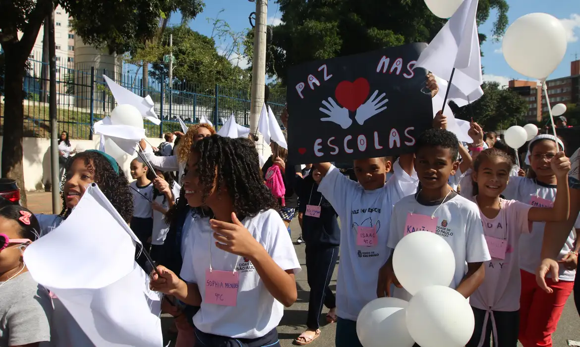 Ministério da Educação vai combater desigualdade de aprendizagem entre pretos e brancos e racismo nas escolas