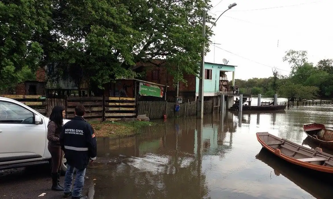 Rio Guaíba fica abaixo dos 5 metros e dá esperanças aos gaúchos